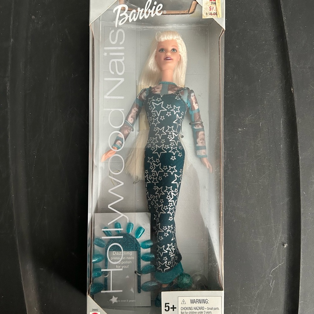 Barbie Hollywood Nails Set with Green and Red Accents